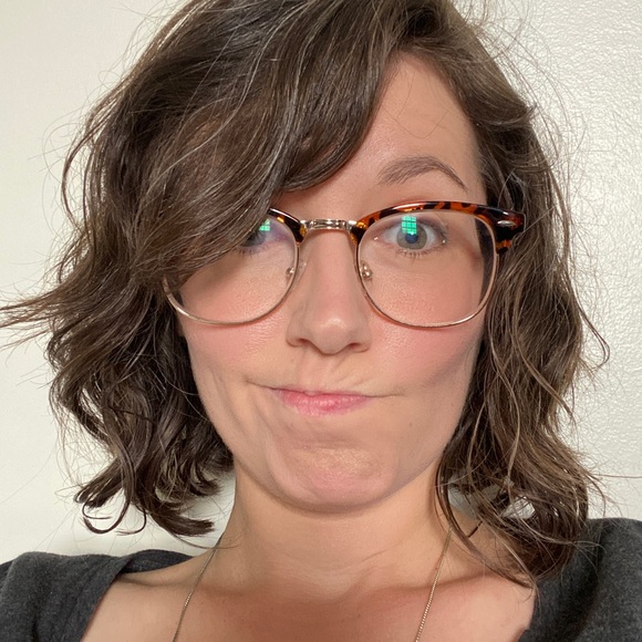 Meet your Posher, Christin - Picture 1 of 1